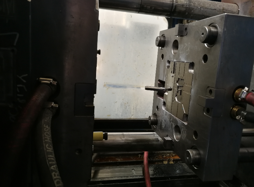 塑膠(jiāo)模具 塑膠模具