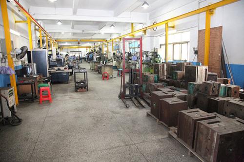 塑膠注（zhù）塑模具斜頂機構設計