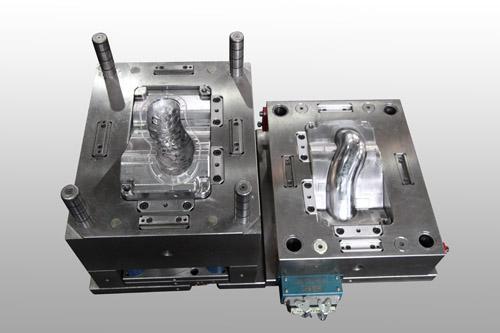 大（dà）型模具加工中存在的主要問題（tí）