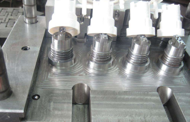 深圳模具工廠注塑（sù）模具螺（luó）紋的製（zhì）作