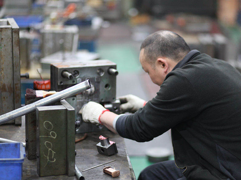 模具生產廠家：模具維護中（zhōng）的常見問題解（jiě）決方法